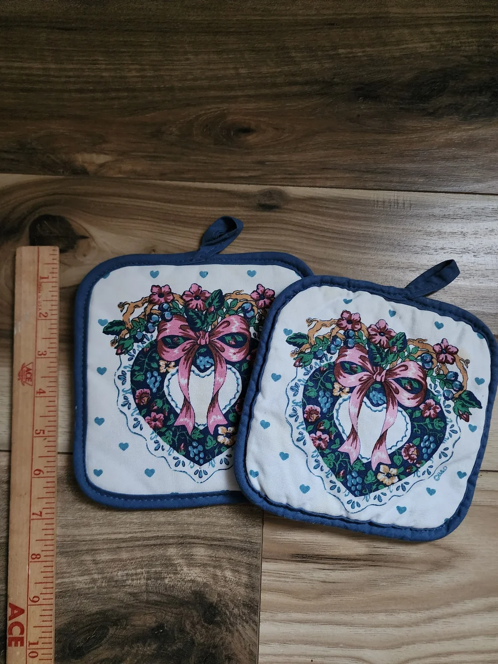 Vintage Country Floral Heart Potholders Set of 2